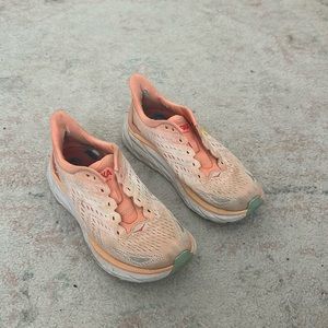 Women’s Hoka Clifton 8 size 7.5 peach (no laces)